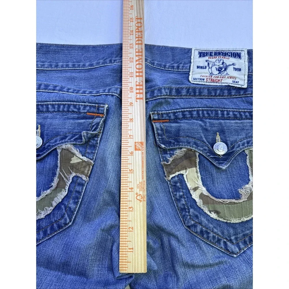 True Religion Jeans Mens 32  Relaxed Straight Leg Flap Pockets  CAMO LOGO Rare